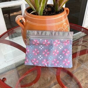 LeSportsac Small Gray Heart💕 Pouch